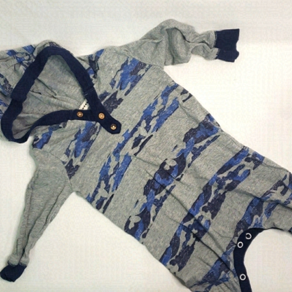 3/$30 𝅺BURTS BEES BABY Hooded Printed Camo Footless Onesie Organic Cotton